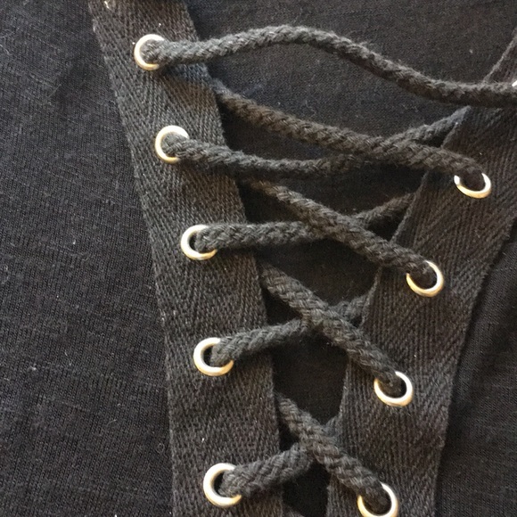 **2/$15 Emma and Sam LF lace up cropped t-shirt** - Picture 4 of 7